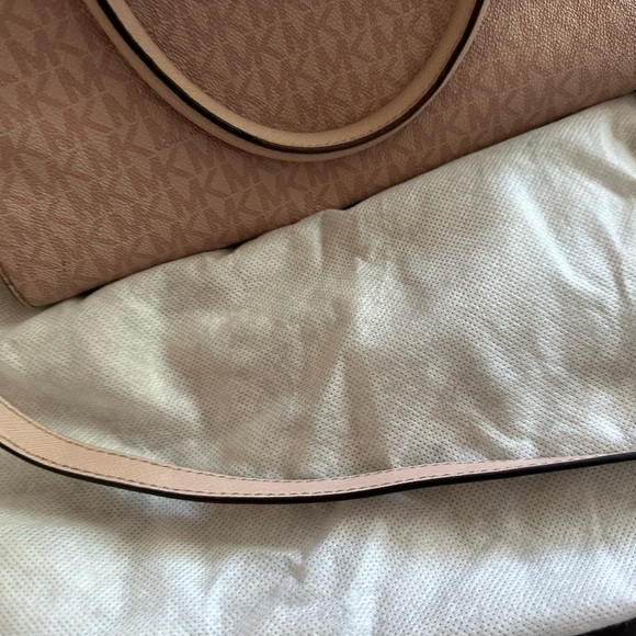 Michael Kors Bags Small Sheila Center Zip Satchel Crossbody Bag | Gold/Pink - Picture 9 of 15